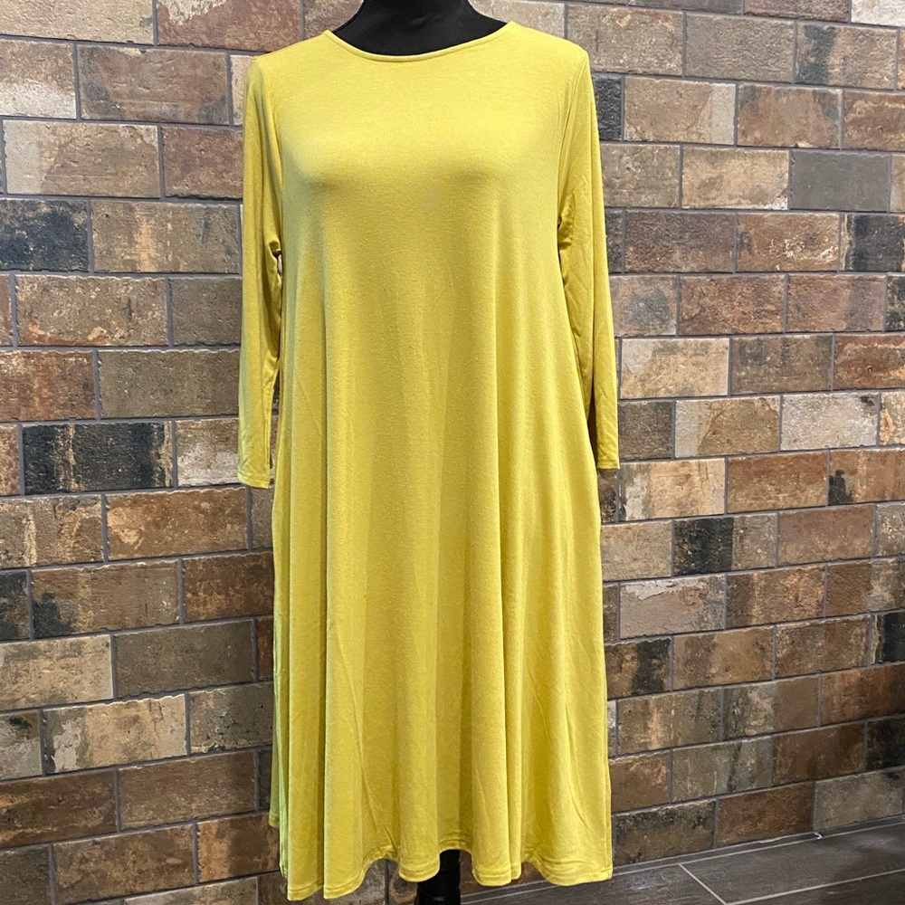 Yellow dress with pockets!!